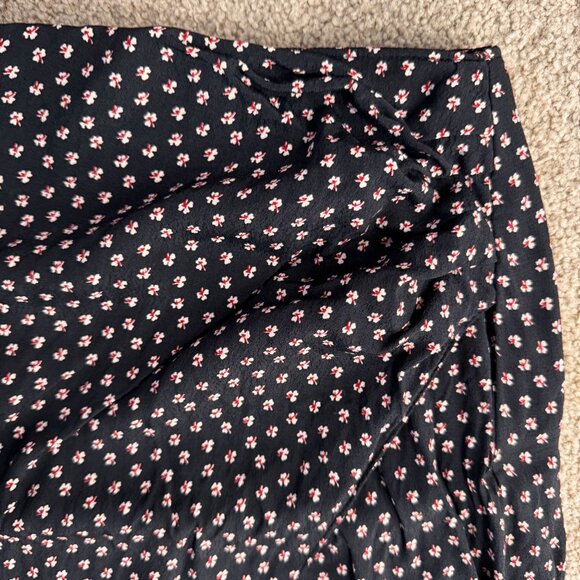 2/$18 SALE! Abercrombie & Fitch Skirt Women XS Black Floral Midi Skirt Tulip Hem - Picture 4 of 7